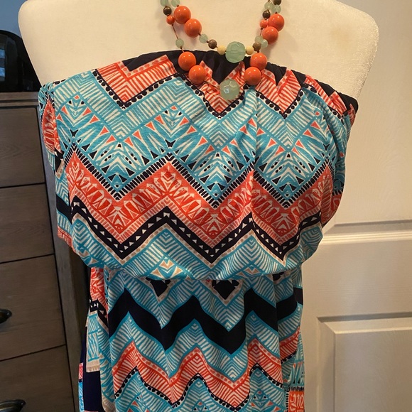 Trixxi brand stretchy maxi dress. Strapless - Picture 1 of 3